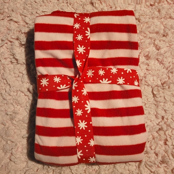 5T Holiday Pajamas - Picture 2 of 3